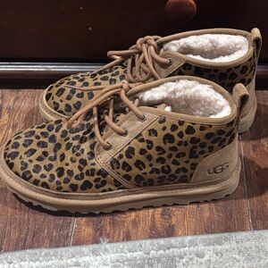 UGG Neumel Women's Leopard Print Chukka Boots Size 9